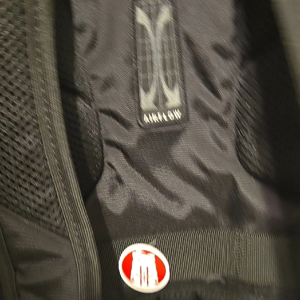 SwissGear Black and Gray Men's Backpack - Picture 4 of 16